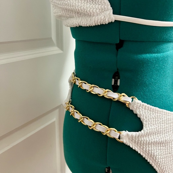White Textured XL Bikini w/Chain Accents, Coordinated Layered Gold Tone Necklace - Picture 9 of 10